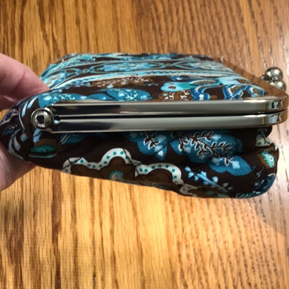 Vera Bradley Kiss And Make Up kisslock cosmetic clutch in Java Blue - Like New! - Picture 5 of 8